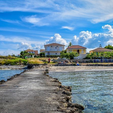 Pelagion II Sea Coral - Beachfront Holiday Home Kypseli المظهر الخارجي الصورة
