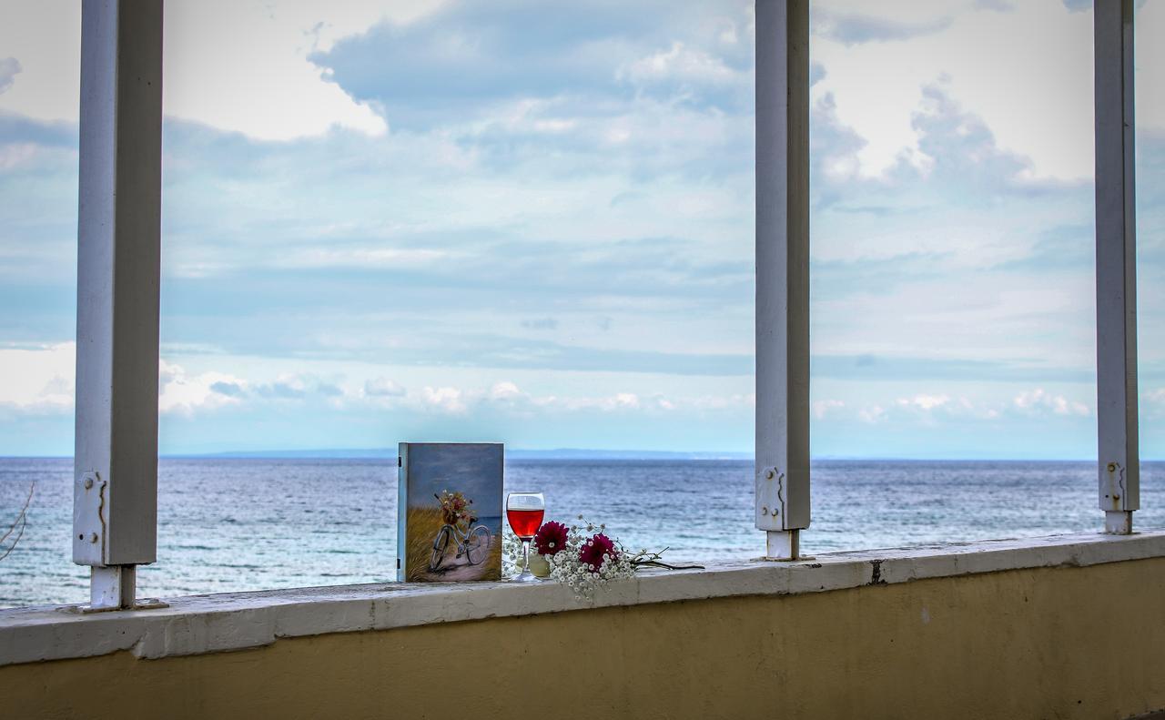 Pelagion II Sea Coral - Beachfront Holiday Home Kypseli المظهر الخارجي الصورة