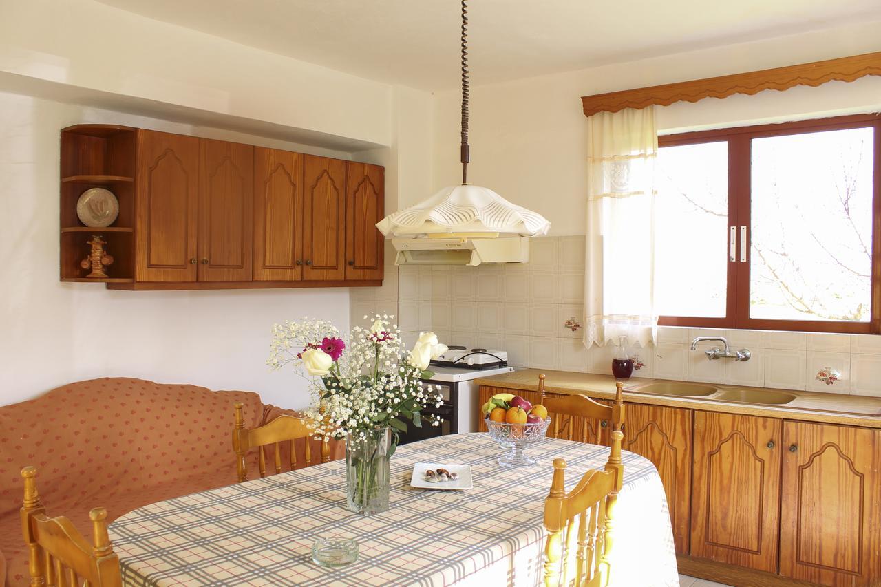 Pelagion II Sea Coral - Beachfront Holiday Home Kypseli المظهر الخارجي الصورة