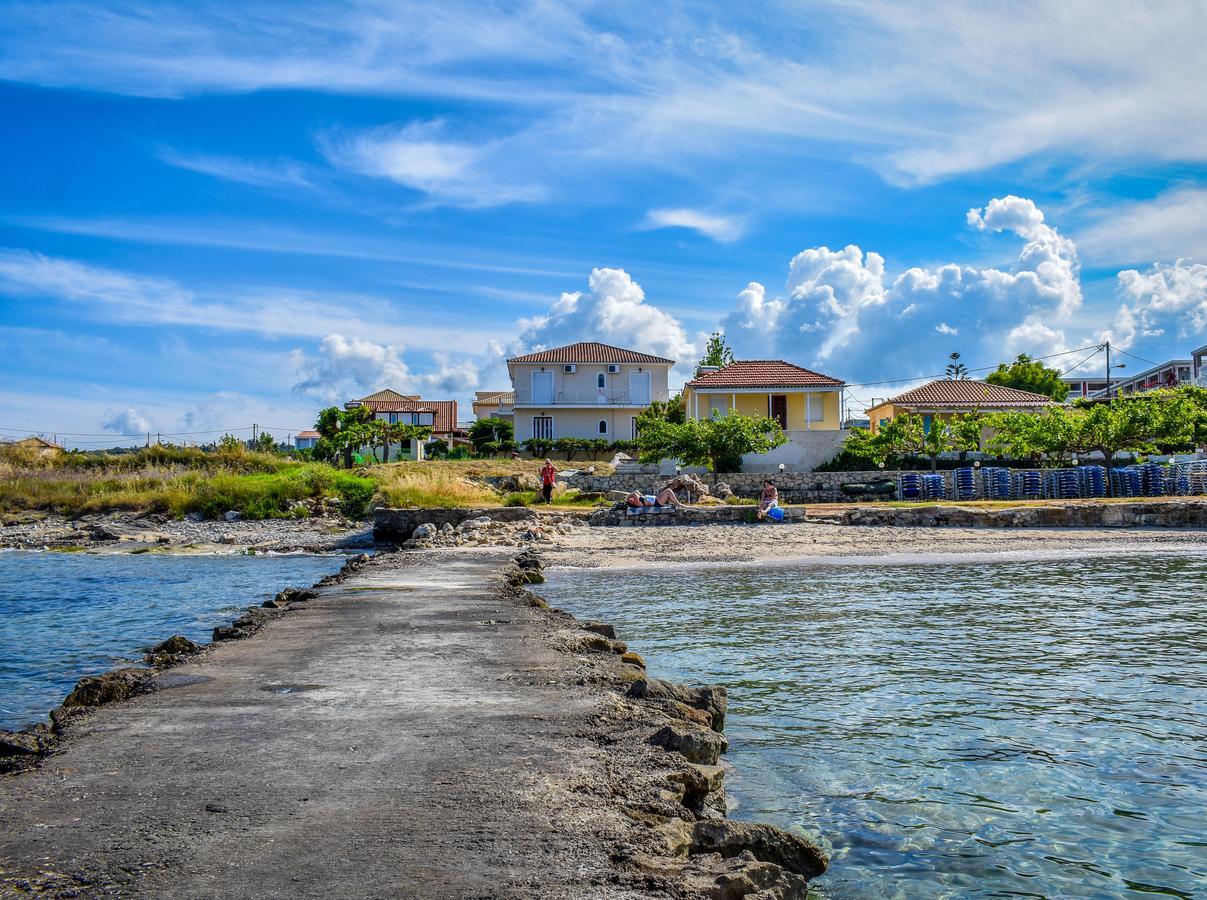 Pelagion II Sea Coral - Beachfront Holiday Home Kypseli المظهر الخارجي الصورة